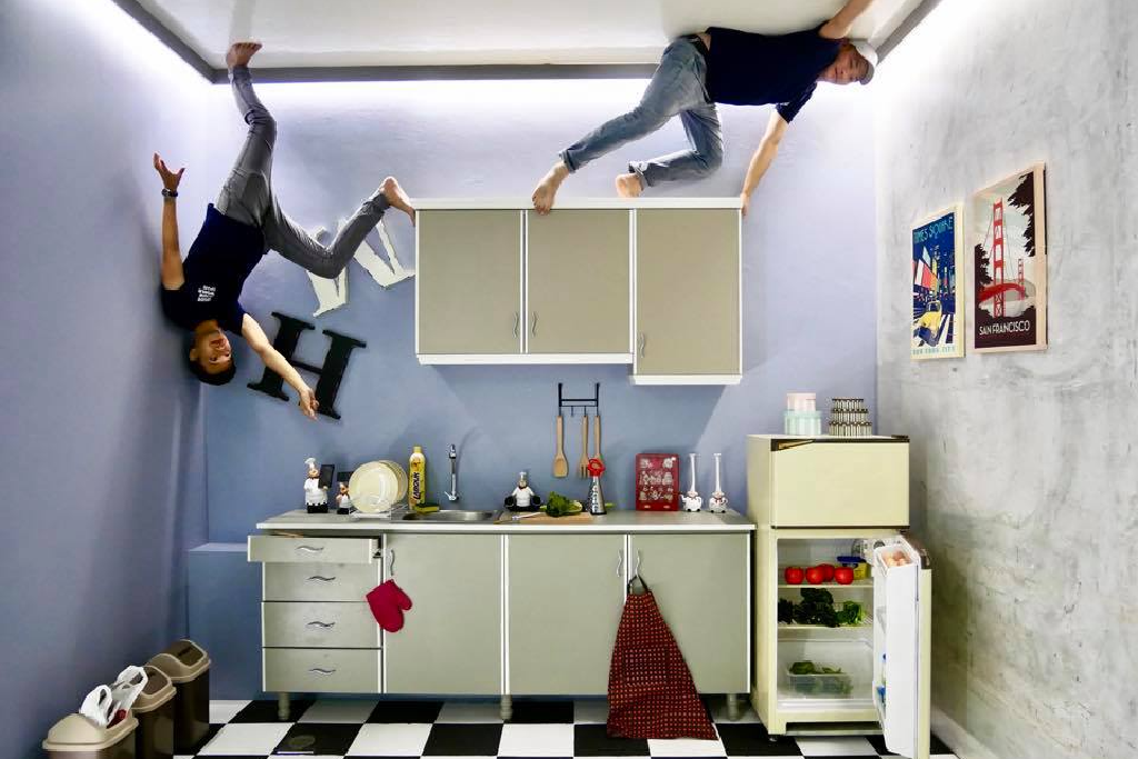 tempat menarik upside down