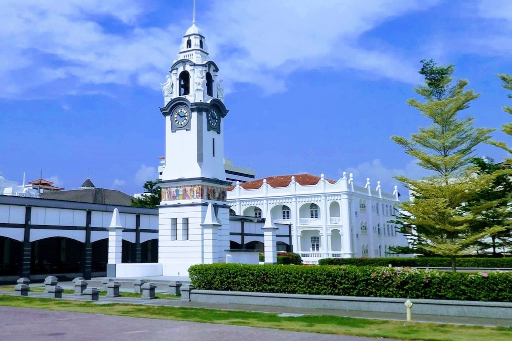 tempat menarik menara jam