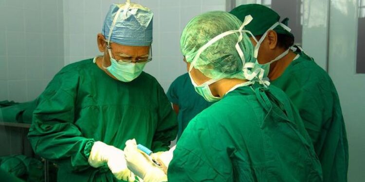 Kenapa doktor bedah pakai hijau