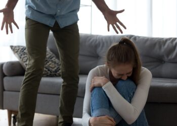 Rezeki Sempit & Hidup Tak Tenang Bila Sakitkan Hati Isteri