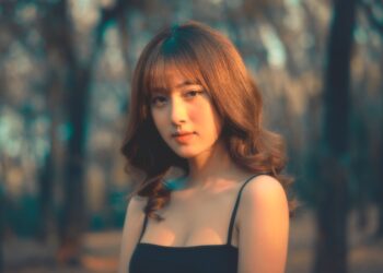 Jenis & Kelebihan Wanita Manja, Disukai Lelaki Jadi Calon Isteri