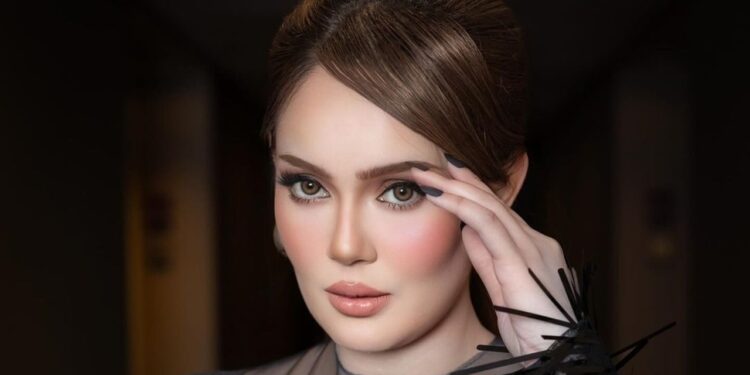 Biodata Uqasha Senrose