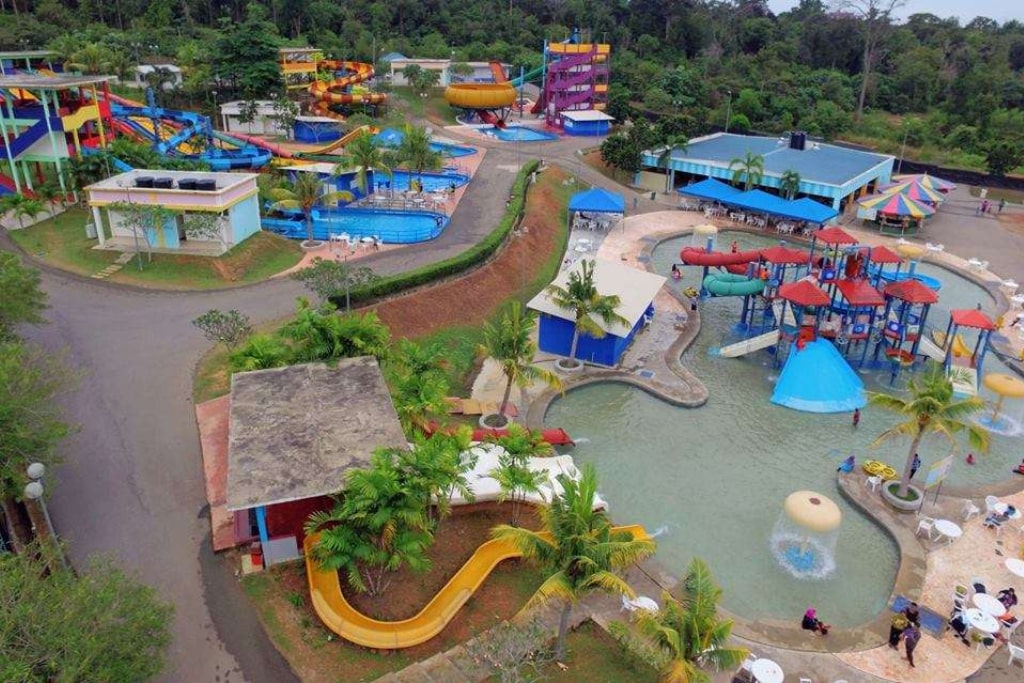 Melaka-Wonderland-Taman-Tema-Air-Di-Melaka