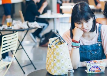 Gejala Kemurungan Wanita