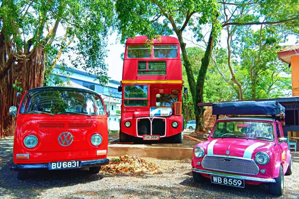 PD London Bus Retro Village (1)