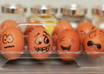 bahaya simpan telur di pintu