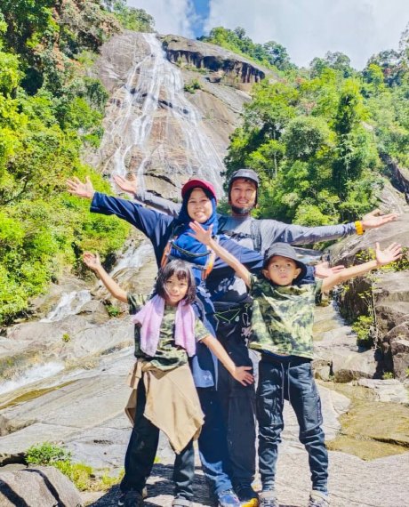 air terjun jelawang di pasir puteh kelantan