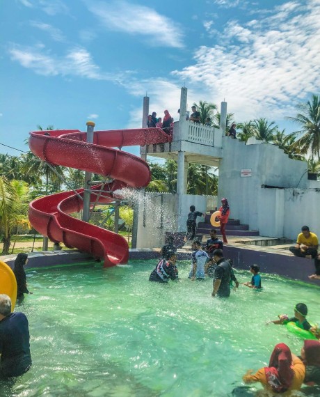 mandi manda bersama keluarga di pasir puteh kelantan