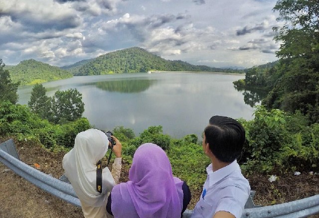 aktiviti bergambar di empangan semenyih