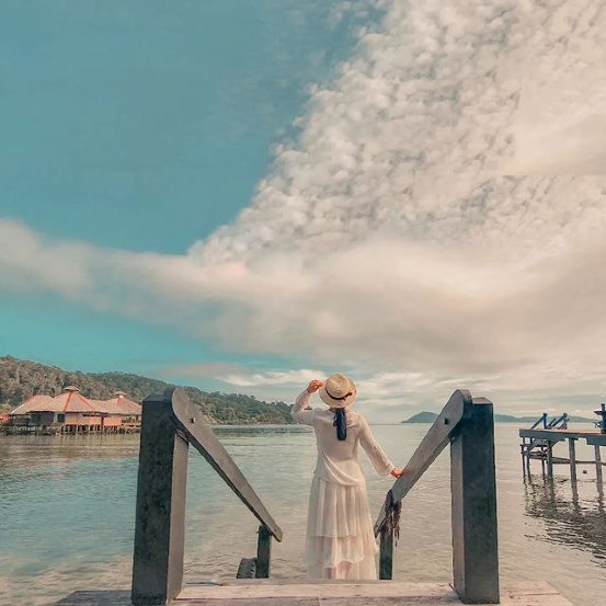 gayana resort terapung di malaysia