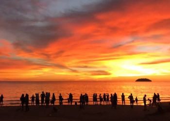 chalet tepi pantai Malaysia