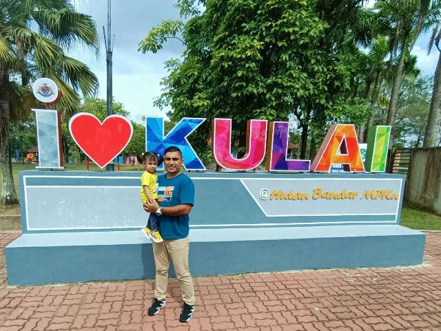 bergambar berkumpulan di kulai johor