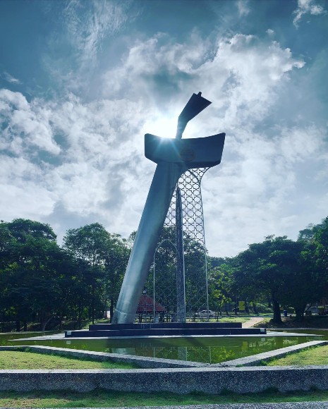 tugu keris di taman diraja klang