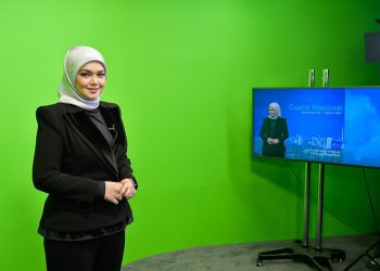 Bukan Menyanyi Di Pentas Je Tapi Tokti Menyanyi Juga Waktu Melapor Kaji Cuaca