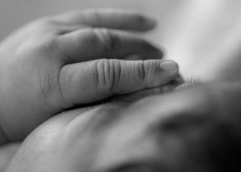 Lepas Bermalam Dengan Kekasih, Si Ibu Tekup Muka Bayi Sampai Mati