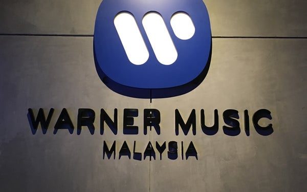 “Nama Besar Tapi Kuat Mencuri” – WarnerMusic ‘Rompak’ Seni Orang?