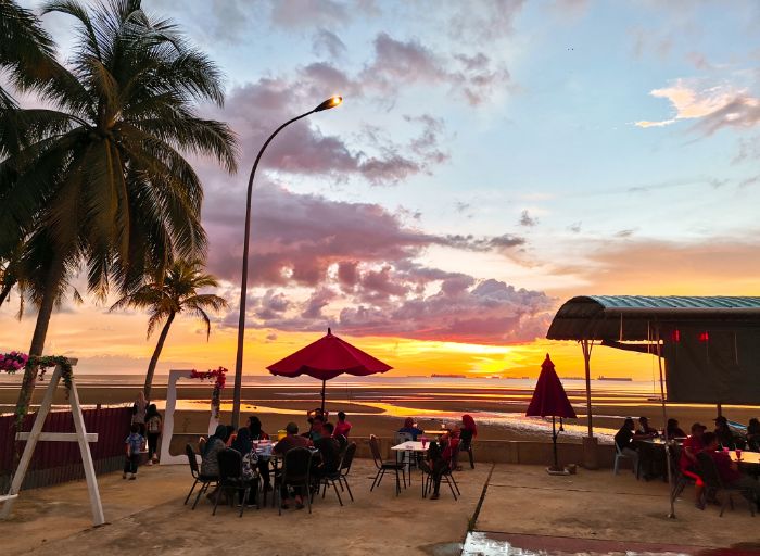 cahaya villa cafe