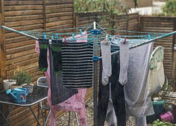 Keringkan Baju Tanpa Bau Busuk: 7 Tips Berkesan