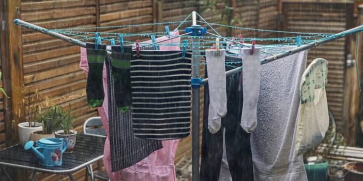 Keringkan Baju Tanpa Bau Busuk: 7 Tips Berkesan