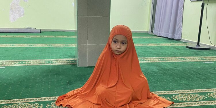 Kawan Janji Nak Jumpa Dekat Surau, Sekali Adik Ni Kena ‘Sidai’