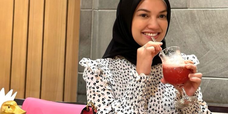 “Dia Datang Rumah, Dia Makan Sampai 2x,” – Syamsul Yusof Rindu Air Tangan Puteri Sarah Liyana?