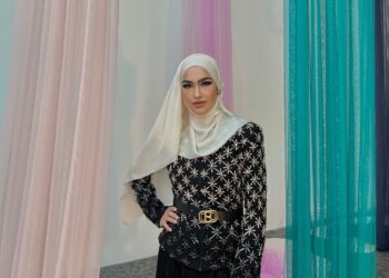 “Hot Mummy,” – Elfira Loy Kekal Gorgeous Walaupun Ada Anak Dua