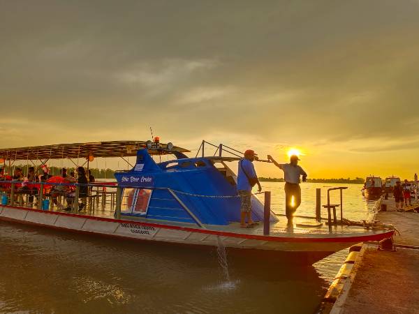 sibu river cruise