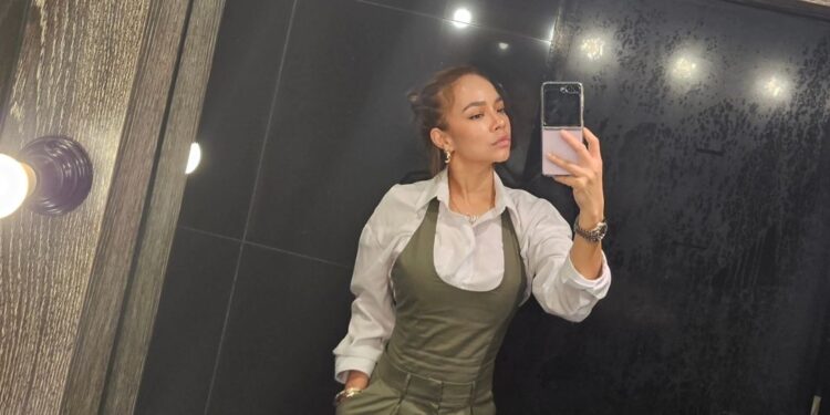 “Aku Tengah Kagum Dengan Badan Nora,” – Netizen