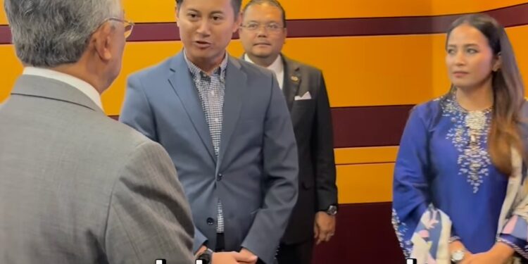 “Terima Kasih Tuanku Memayungi Kami Semua,” – Ucapan Dari Muaz Buat Netizen Terharu