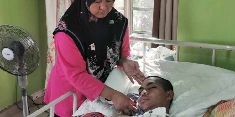Saluran Darah Otak Pelajar Cemerlang Pecah Sebab Teralu Kuat Belajar, Doktor Ini Selar Kenyataan Netizen