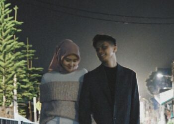 “Awak Beruntung Dapat Suami Soleh,” – Netizen Puji Haqiem Rusli Post Gambar Isteri Bertudung