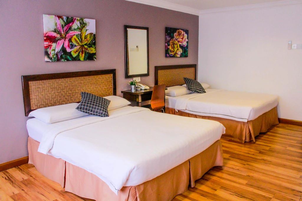 Queenspark Lovita Hotel