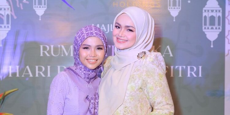 “Macam Kakak & Adik,” – Netizen Teruja Bella Astillah & Tokti Bergambar Berdua