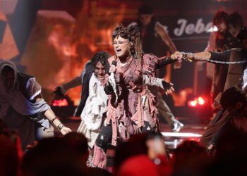 “Beria Sangat Nak Buat Adegan Lasak,” – Netizen Risau Ayda Jebat Jatuh Lepas Czer 5 Bulan