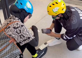 Persoalan Netizen Terjawab, Adira Suhaimi Reveal Cara Rekod Video Guna Kaki