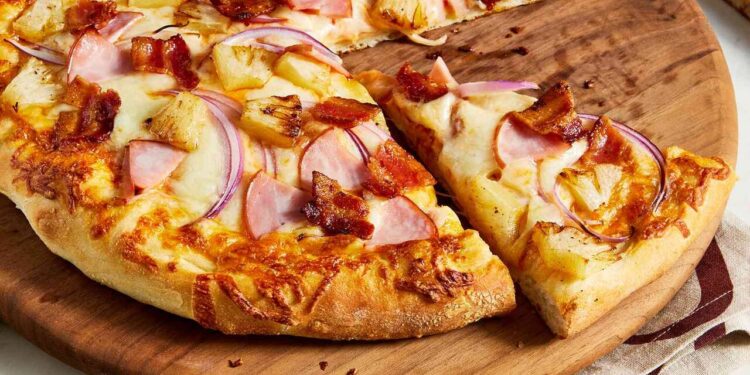 Nama Piza Hawaiian Tapi Sebenarnya Bukan Dari Hawaii
