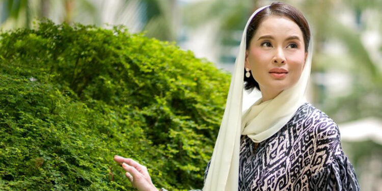 “Bukan boleh bawak kubur pun banyak followers!” – Suami Jawap Isu Tudung Daphne Iking