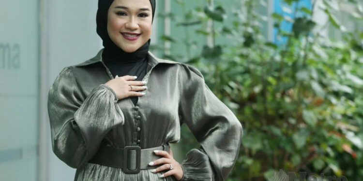 “Pantun Sikit…” – Ramai Tak Sabar Nak Dengar Lagu Baru Ernie Zakri