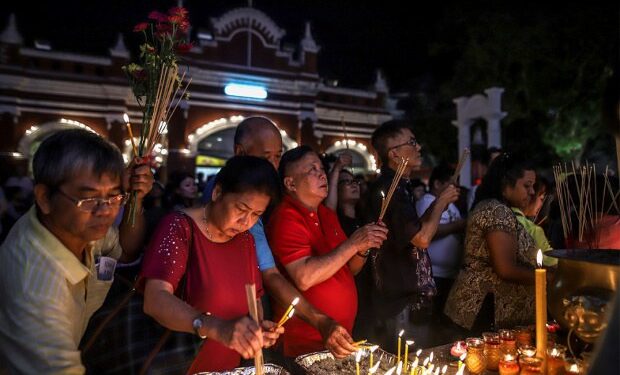 Apa Beza Hari Wesak Dengan Deepavali