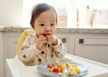 Rasionalkah Denda RM5 Gara-Gara Anak Makan Bersepah?