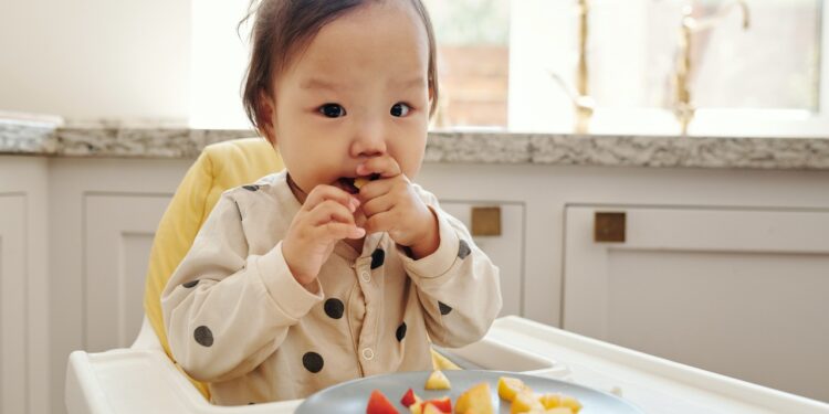 Rasionalkah Denda RM5 Gara-Gara Anak Makan Bersepah?