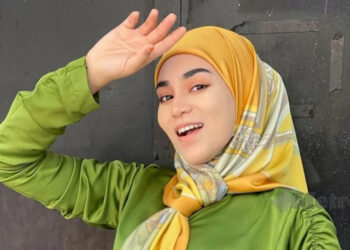 Uyaina Arshad Kongsi Video Cium Bayi, Komen Netizen Pula Yang Kelakar!