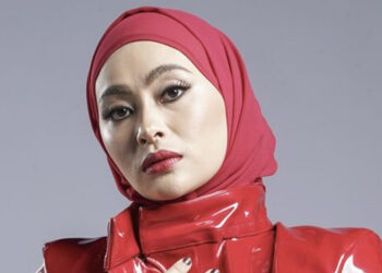 “Saya Nak Kahwin Dengan Awak Je..” – Adira Terus Terang Dengan Dato’ Red Dalam Live