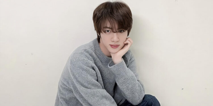 Jin BTS Pembawa Obor Olimpik 2024