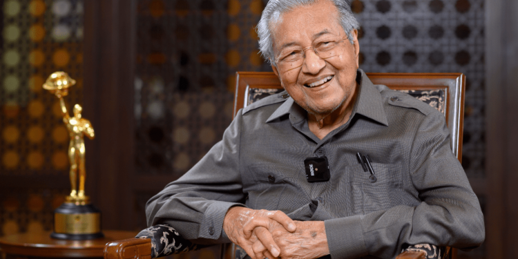 Ini Kenapa Nama Tun Dr. Mahathir Dipetik Dalam Kejadian MH17