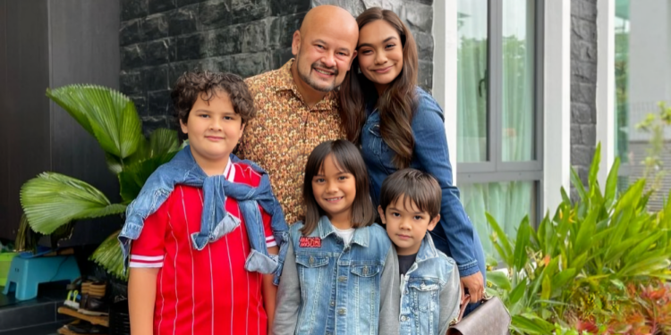Isteri Pelawak Terkenal Harith Iskander Fail Cerai Selepas 14 Tahun Bersama