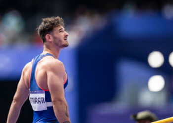 Atlet Lompat Galah Tersangkut ‘Telur’ Dapat Tawaran RM1.12 Juta Dari Syarikat Porno