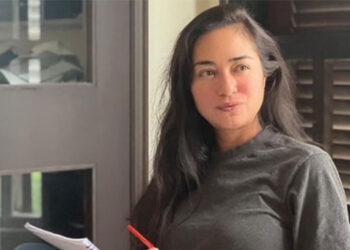 Maya Karin Hampir Lemas Rambut Tersangkut Pada Jaring Pukat Ikan!