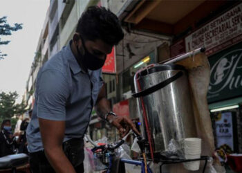 Graduan UNITEN Jana RM100k Sebulan Jual Teh Malasa Guna Basikal