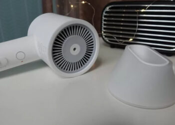 Siapa Sangka, Pengering Rambut Boleh Jadi Punca Uban Muda?